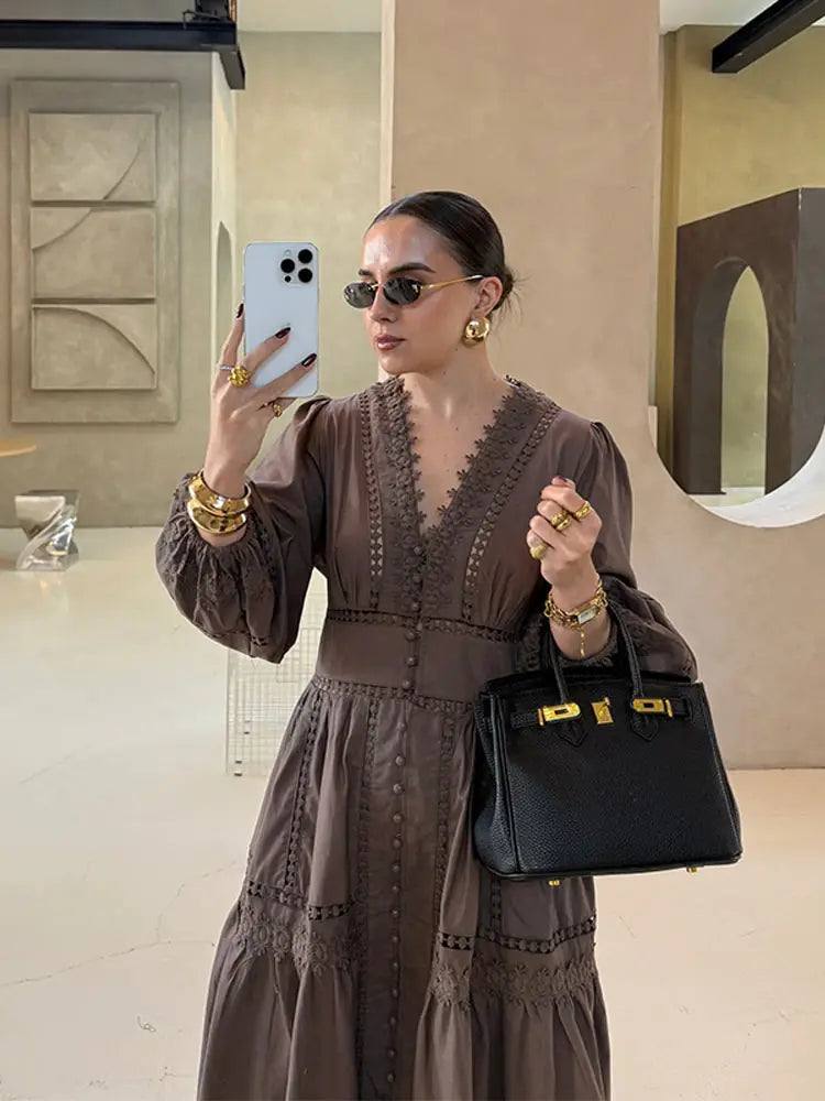 Elegant Lace Dress With V Neck Puff Sleeves For Spring