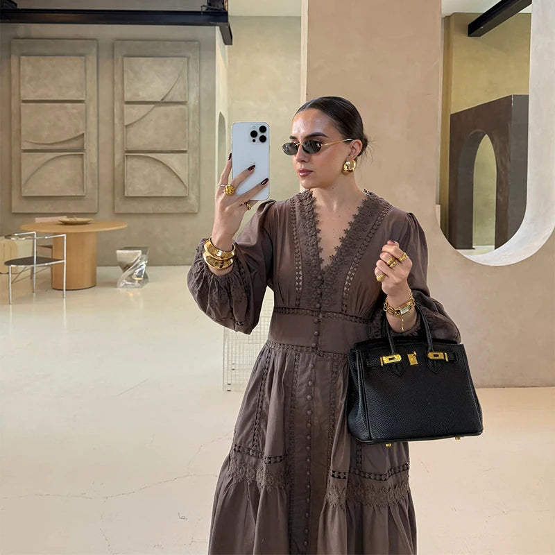 Lace Fitted Dress With V Neck And Puff Sleeves For Spring