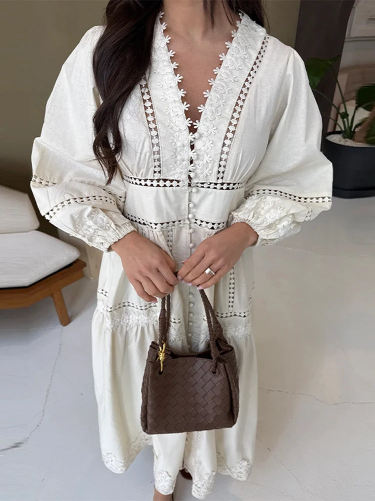 Lace Fitted Dress With V Neck And Puff Sleeves For Spring